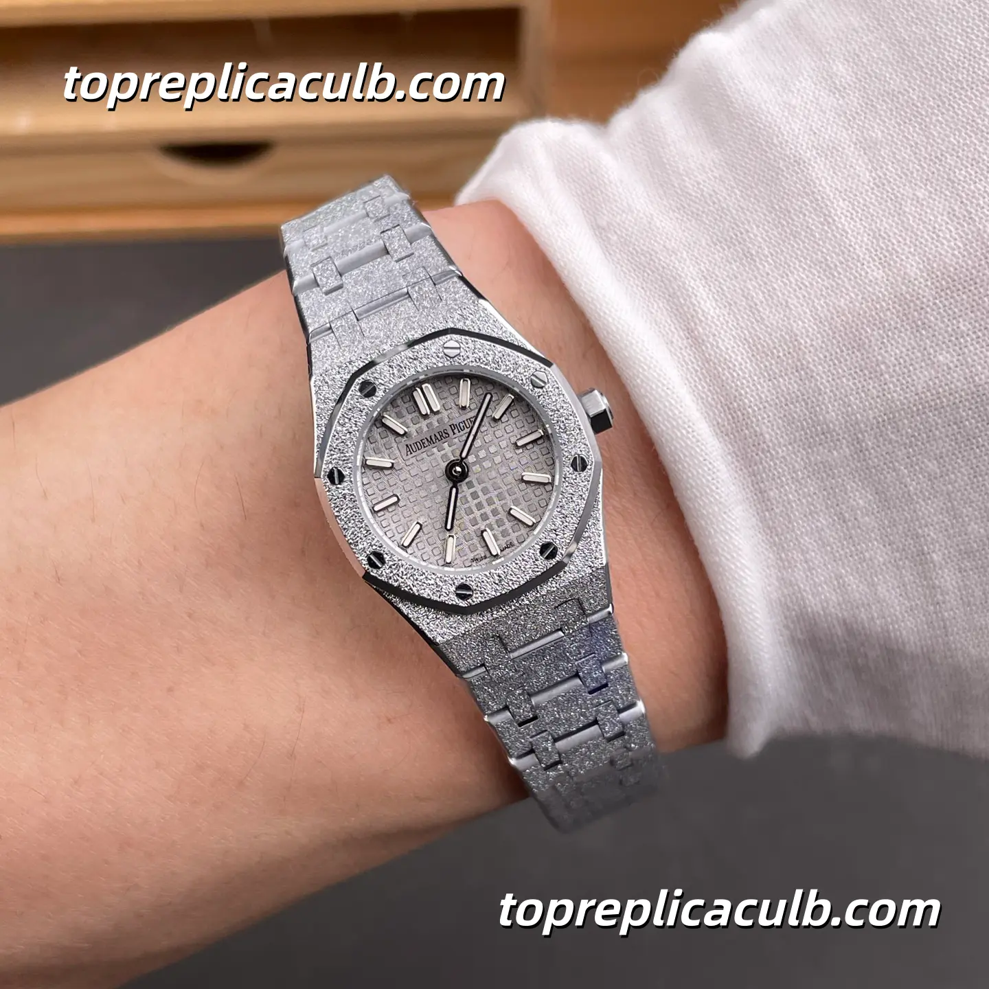 TW Factory Audemars Piguet Royal Oak Mini Frosted Gold 23MM 67630BC.GG.1312BC.01 White Gold “Grande Tapisserie” Dial Frosted Bracelet Super Clone Watch with Quartz Movement - Image 2
