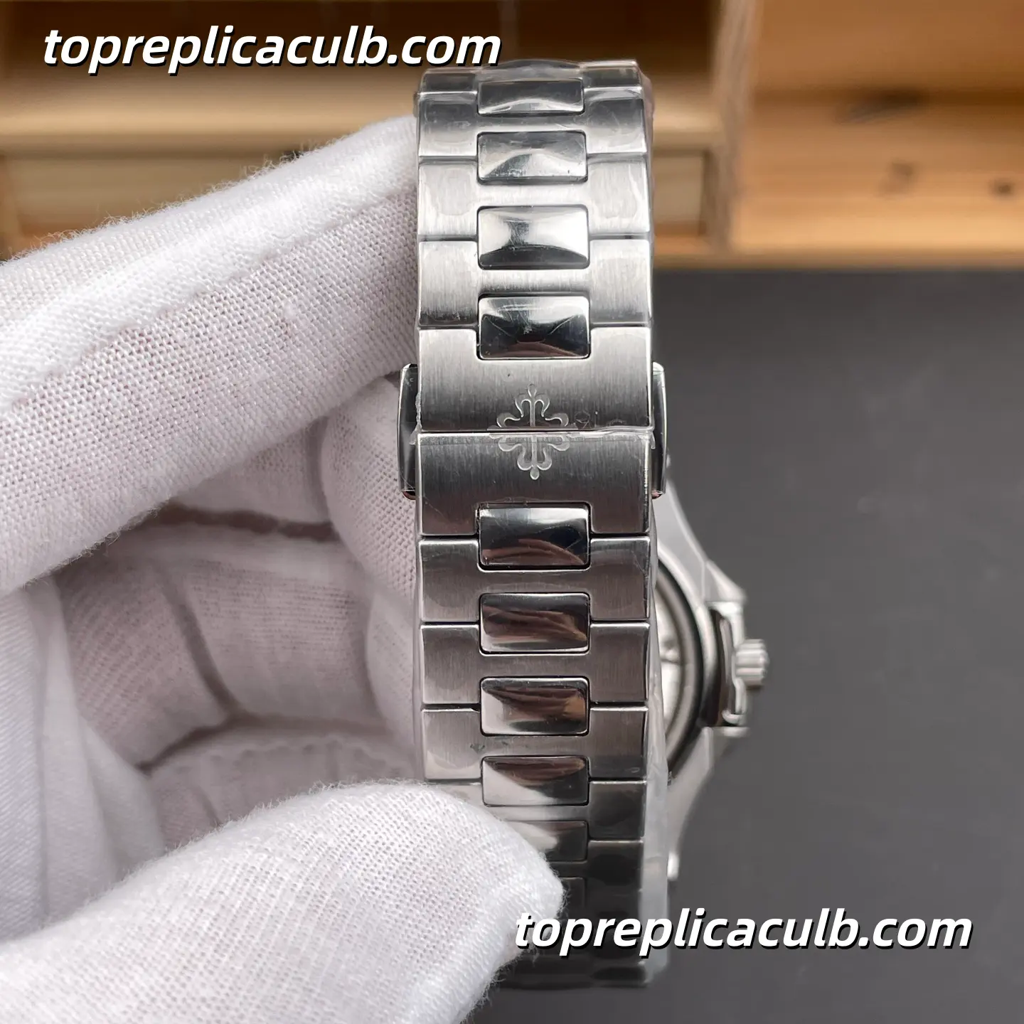 TW Factory Patek Philippe Nautilus Series 5740/1G-001 Super Clone Watch 40mm Blue Dial Stainless Steel Case and Bracelet Perpetual Calendar Moonphase Automatic Movement - Image 9