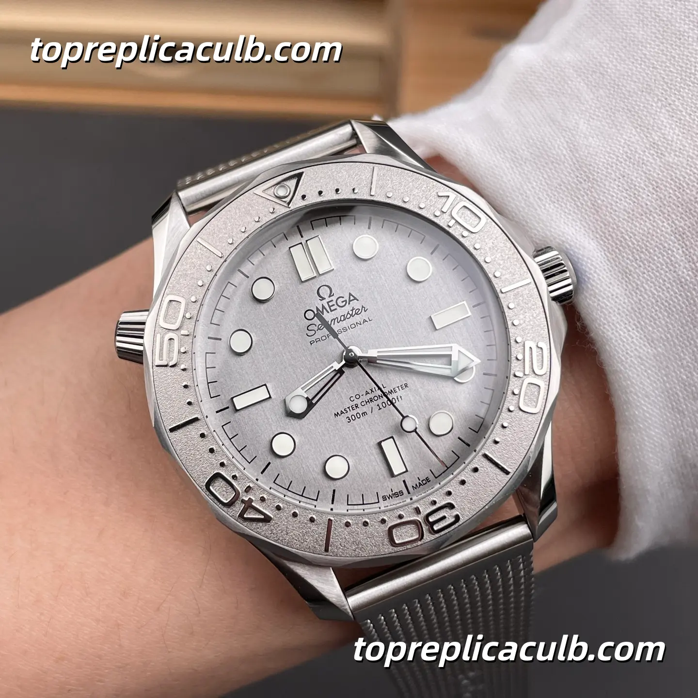 VS Factory Omega Seamaster Diver 300M Ref.210.30.42.20.06.002 42MM Silver Dial Mesh Bracelet Super Clone Watch, 1:1 Replica 2824 Automatic Movement - Image 2