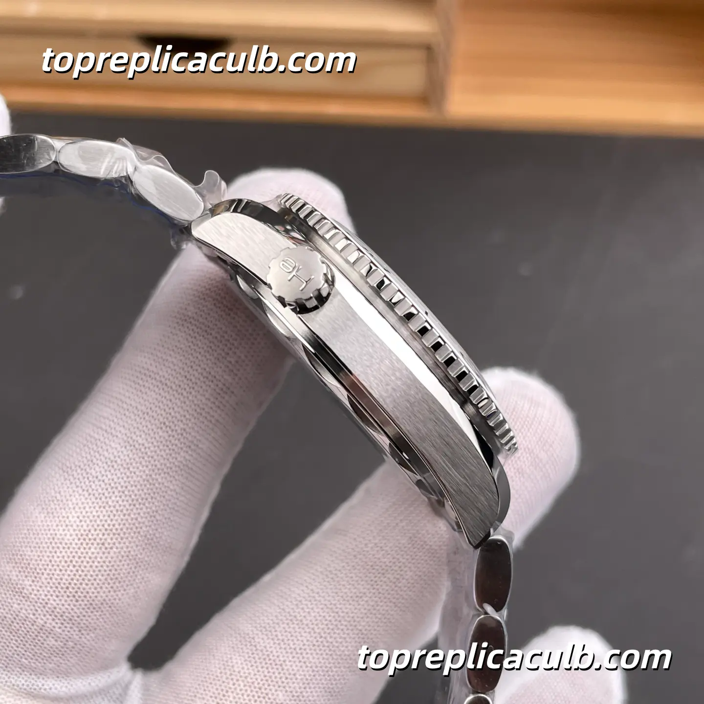 VS Factory Omega Seamaster Planet Ocean Ref.232.30.38.20.04.001 37.5MM White Dial Stainless Steel Bracelet 8800 Movement Super Clone Watch - Image 6