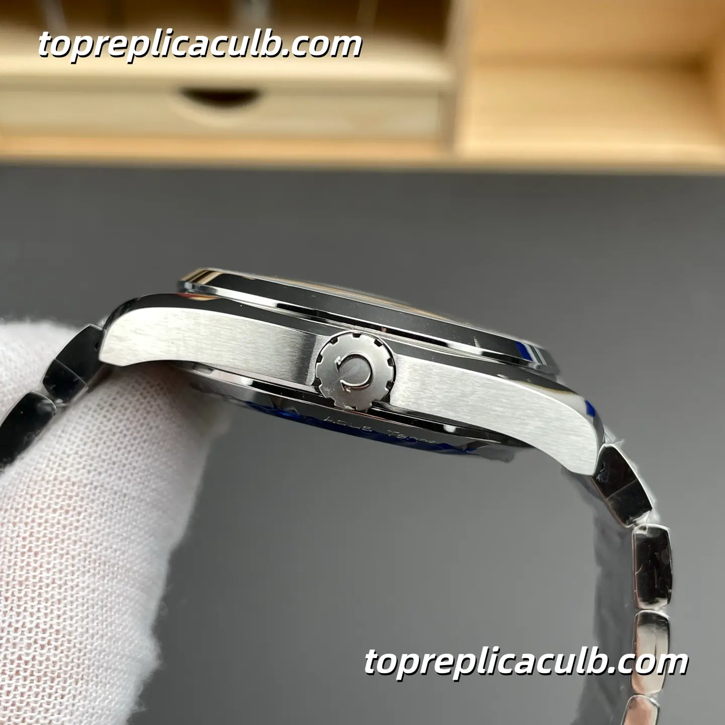 VS Factory Omega Seamaster Ref.231.10.42.21.01.002 “Bumblebee” 41.5MM Black Dial Super Clone Watch with Stainless Steel Bracelet and 1:1 Clone 8508 Automatic Movement - Image 5