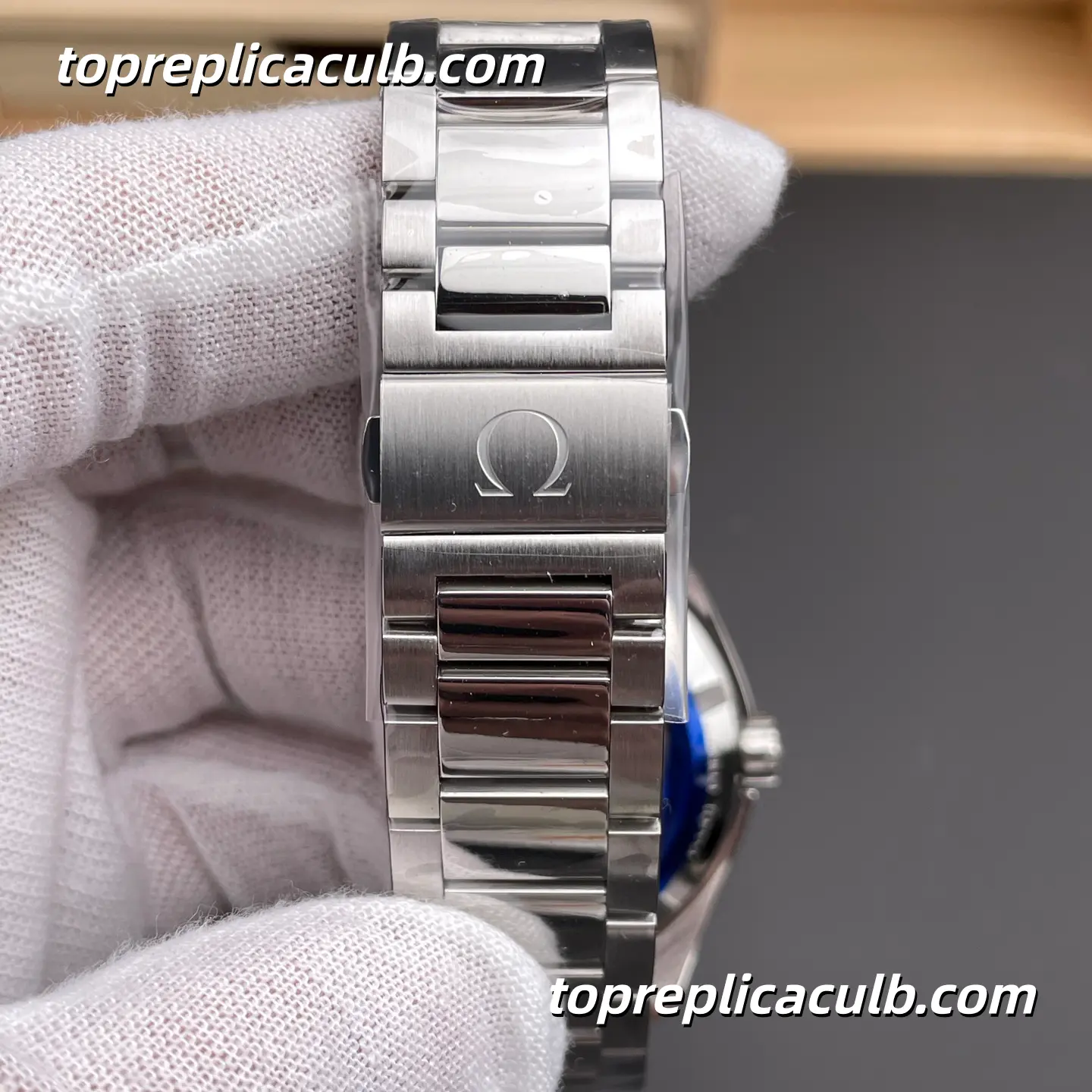 VS Factory Omega Seamaster Ref.231.10.42.21.01.002 “Bumblebee” 41.5MM Black Dial Super Clone Watch with Stainless Steel Bracelet and 1:1 Clone 8508 Automatic Movement - Image 9