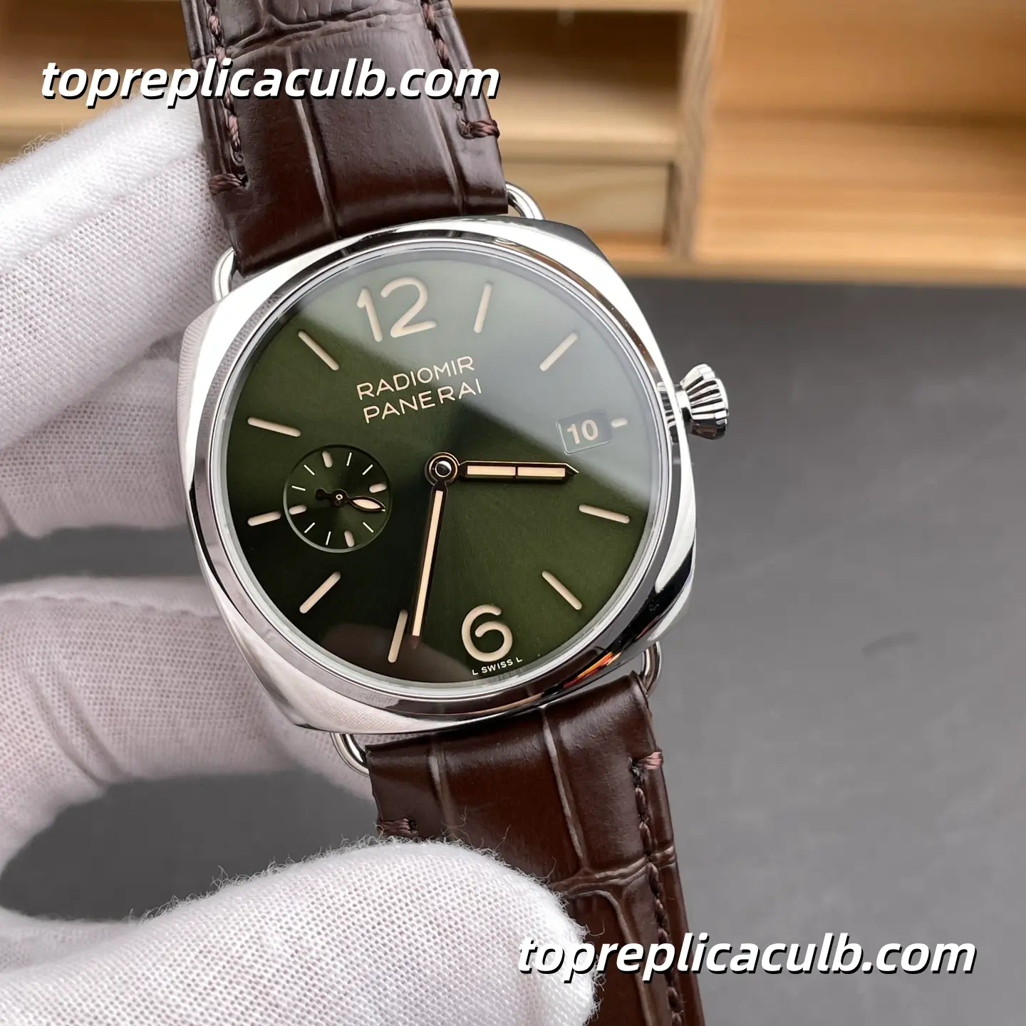 VS Factory Panerai Radiomir “Green Forest” PAM01386 40MM Gradient Green Dial Brown Leather Strap Super Clone Watch With P.900 Automatic Movement - Image 4