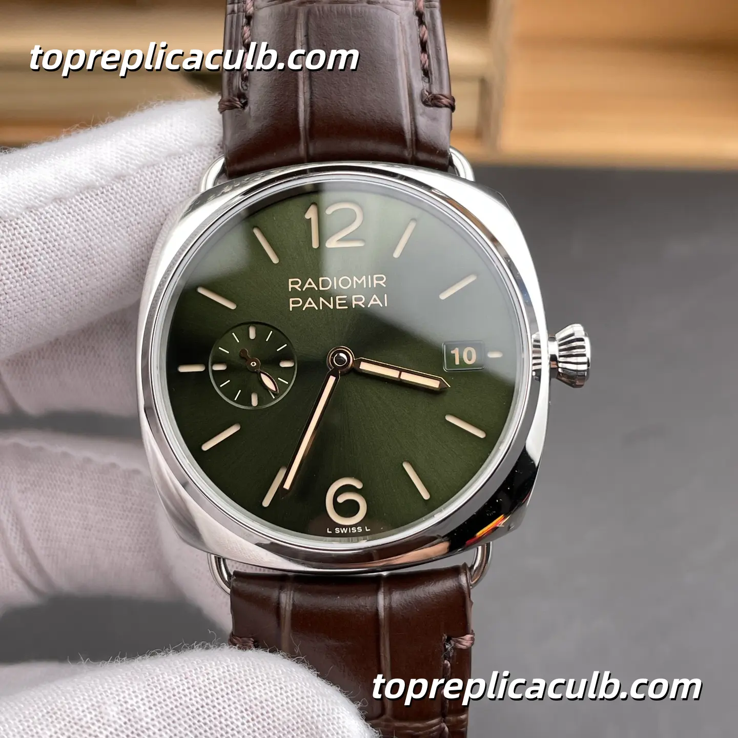 VS Factory Panerai Radiomir “Green Forest” PAM01386 40MM Gradient Green Dial Brown Leather Strap Super Clone Watch With P.900 Automatic Movement - Image 3