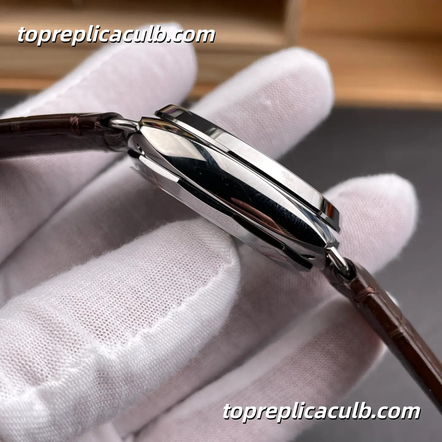 VS Factory Panerai Radiomir “Green Forest” PAM01386 40MM Gradient Green Dial Brown Leather Strap Super Clone Watch With P.900 Automatic Movement - Image 6