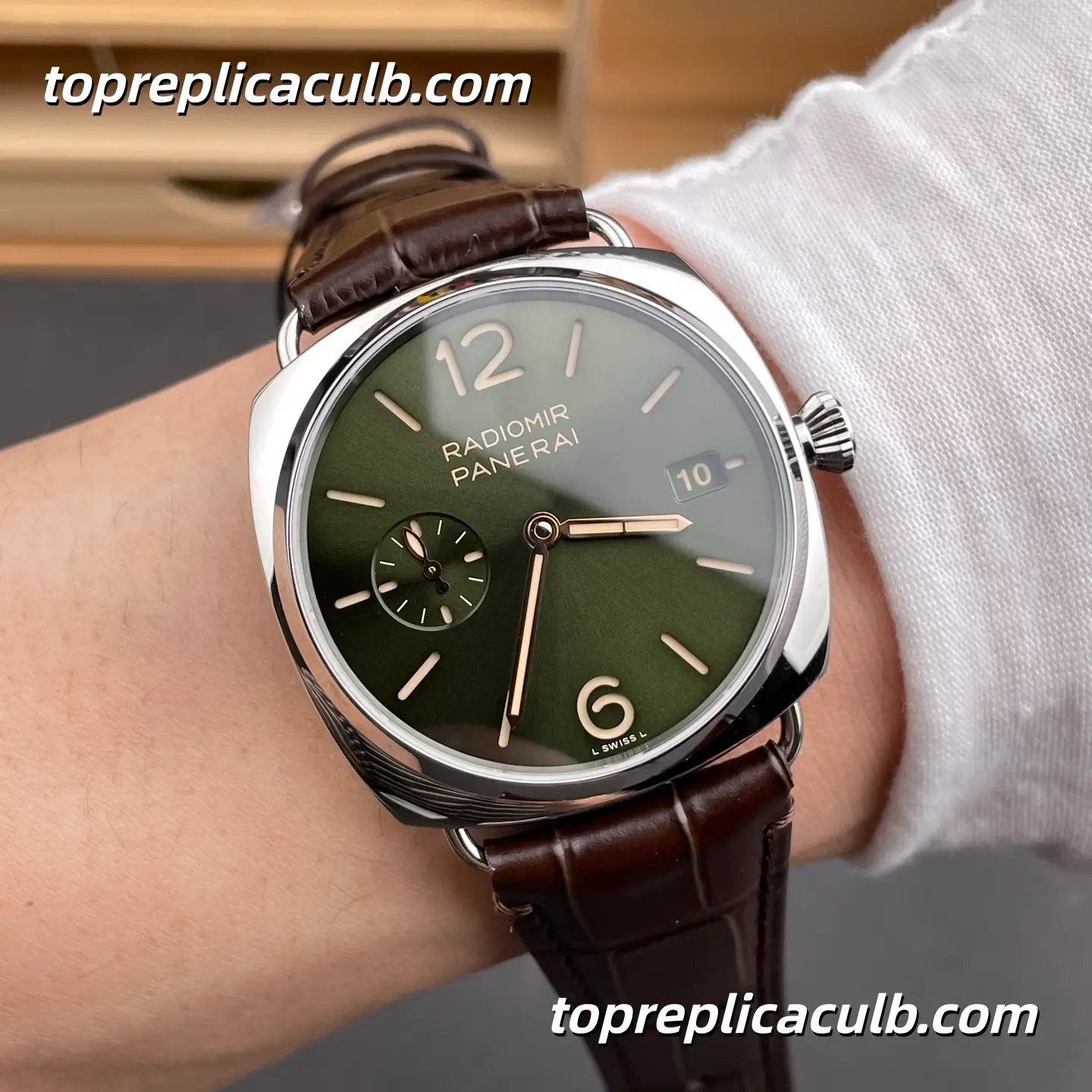 VS Factory Panerai Radiomir “Green Forest” PAM01386 40MM Gradient Green Dial Brown Leather Strap Super Clone Watch With P.900 Automatic Movement - Image 2