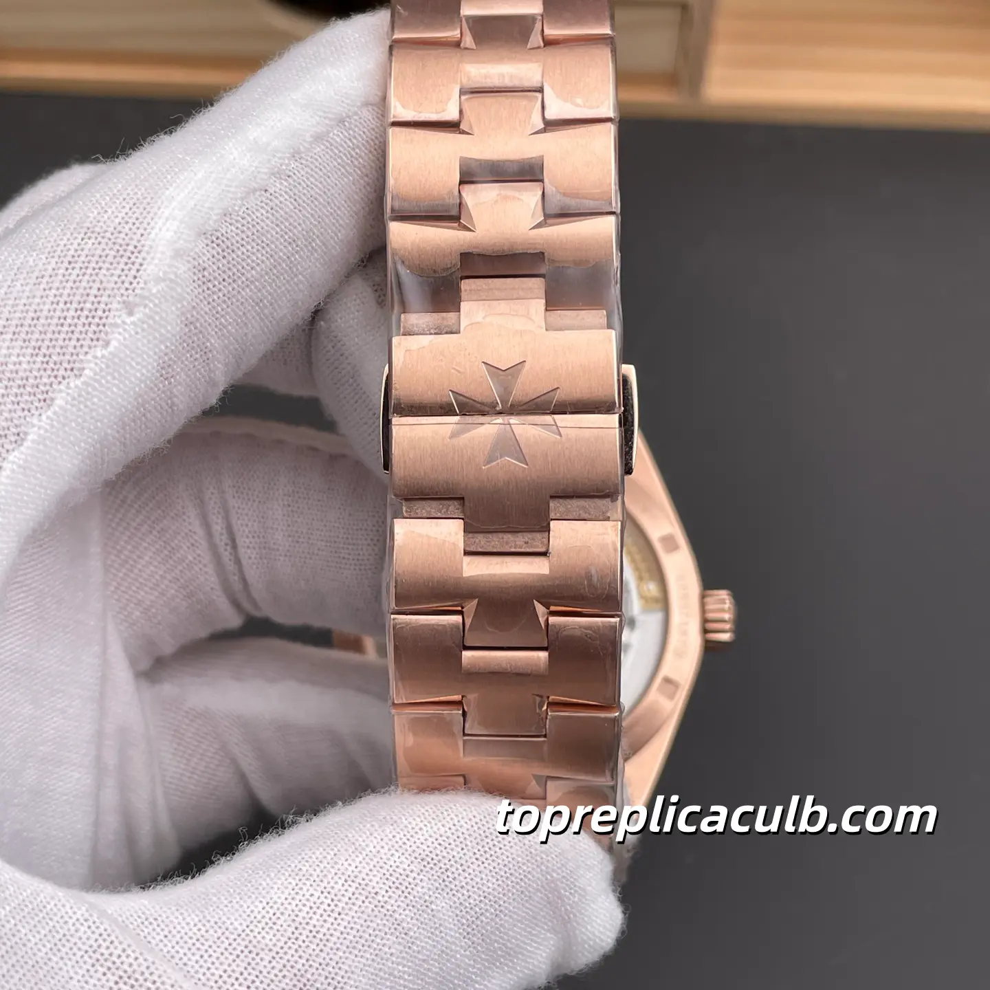 Vacheron Constantin Overseas Tourbillon 6000V/210R-B733 Super Clone Watch 42.5mm Rose Gold Blue Dial Bracelet 2160 Movement 18K Gold Wrapped - Image 9