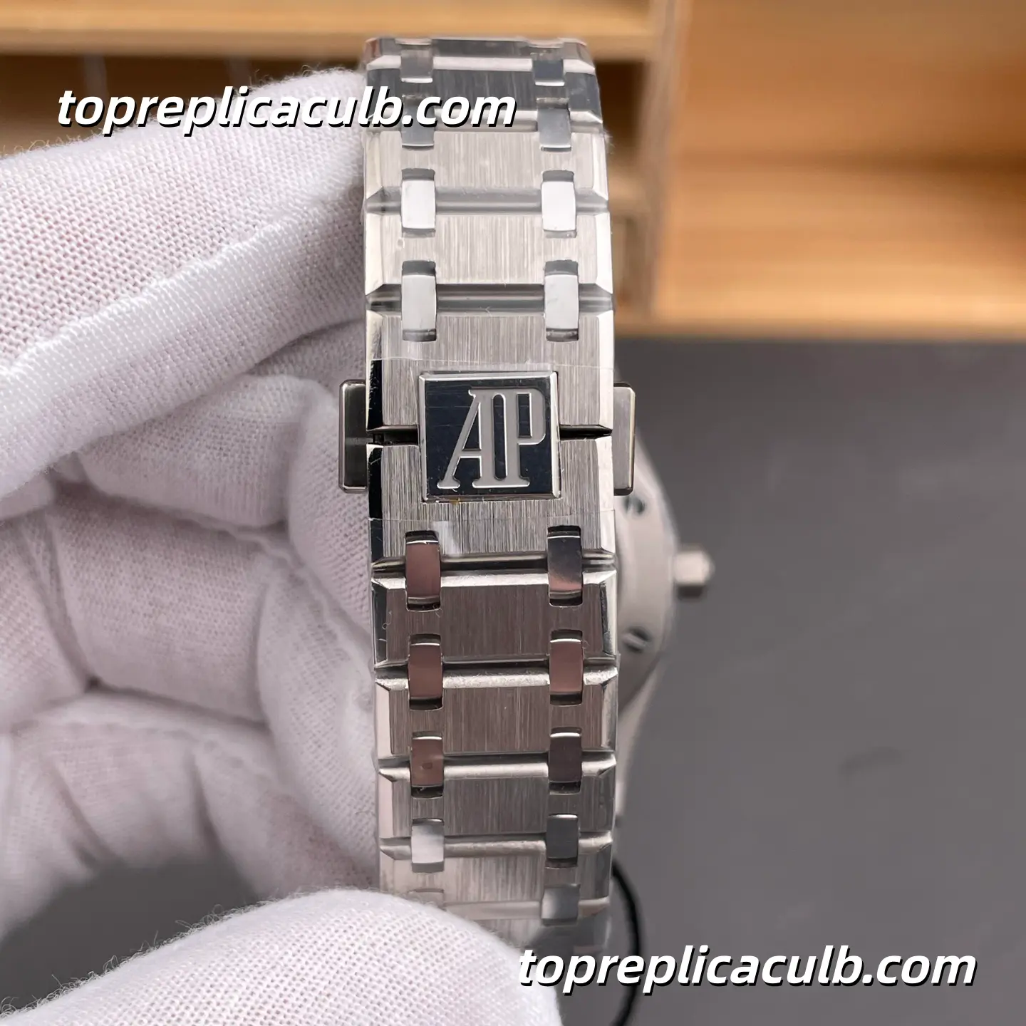 ZF Factory Audemars Piguet Royal Oak Jumbo Extra-Thin 39MM 15202IP.OO.1240IP.01 Blue Petite Tapisserie Dial Super Clone Watch with 2121 Automatic Movement - Image 8