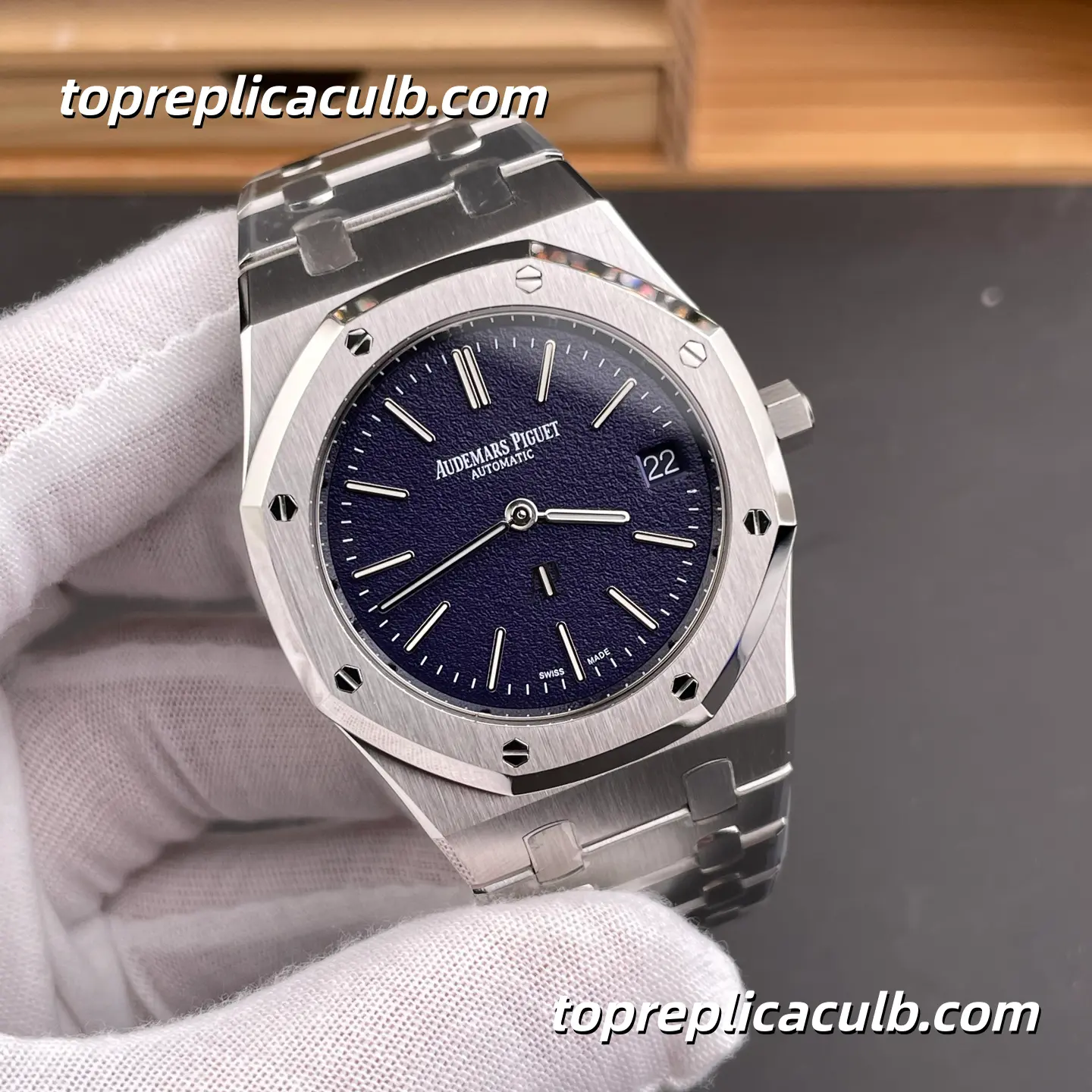 ZF Factory Audemars Piguet Royal Oak Jumbo Extra-Thin 39MM 16202BC.OO.1240BC.02 Smoked Blue Dial White Gold Style Super Clone Watch with Integrated Bracelet and Ultra-Thin Automatic Movement - Image 4