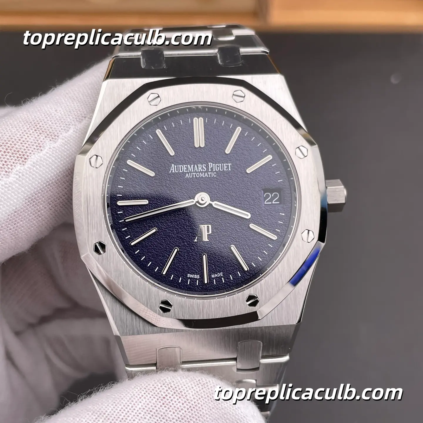 ZF Factory Audemars Piguet Royal Oak Jumbo Extra-Thin 39MM 16202BC.OO.1240BC.02 Smoked Blue Dial White Gold Style Super Clone Watch with Integrated Bracelet and Ultra-Thin Automatic Movement - Image 3
