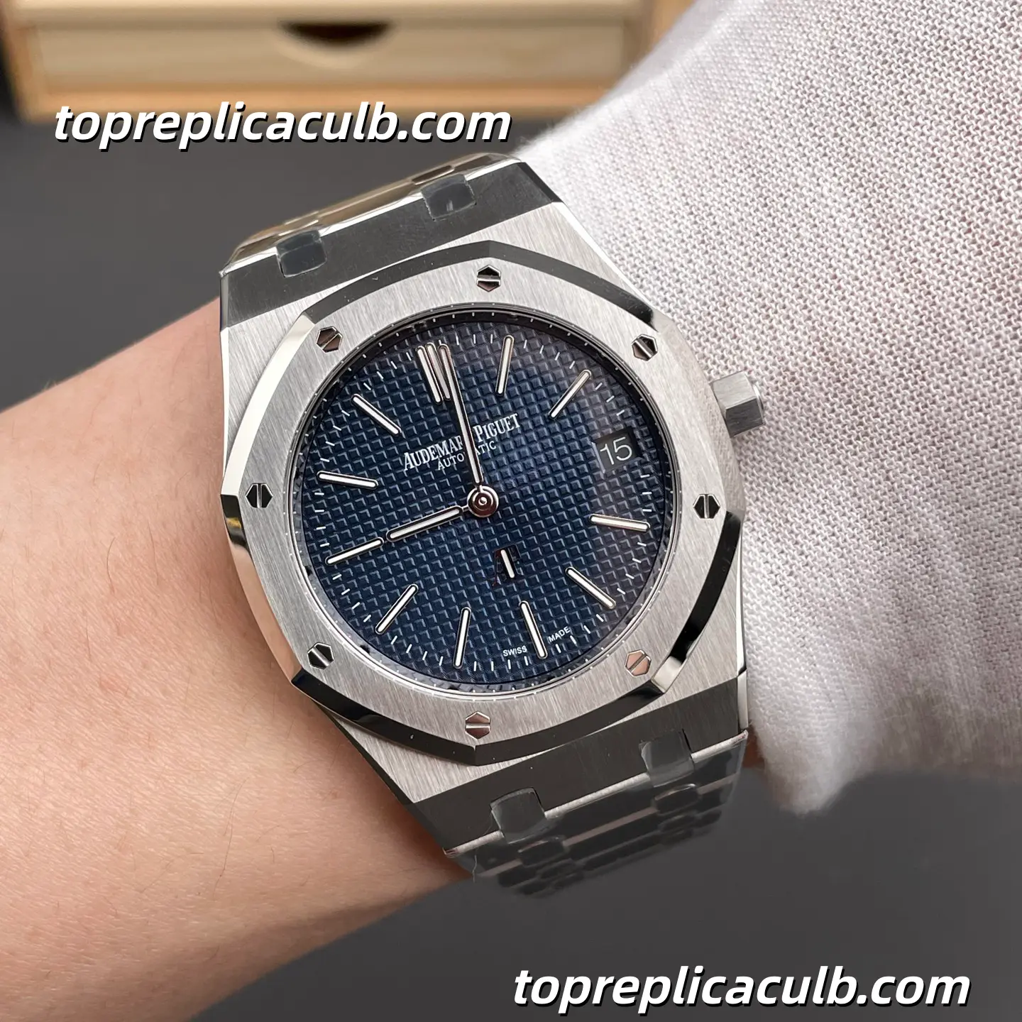 ZF Factory Audemars Piguet Royal Oak Jumbo Extra-Thin 39MM 16202ST.OO.1240ST.02 Blue Petite Tapisserie Dial Stainless Steel Bracelet Super Clone Watch with 7121 1:1 Automatic Movement - Image 2
