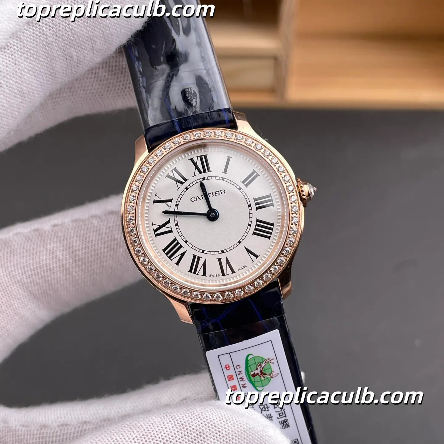Cartier Ronde Super Clone Watch 29MM Silver Dial Diamond Bezel WJRN0009 - Image 4