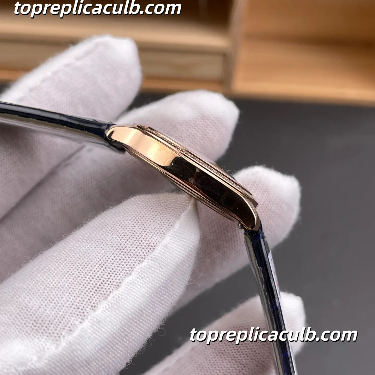 Cartier Ronde Super Clone Watch 29MM Silver Dial Diamond Bezel WJRN0009 - Image 6